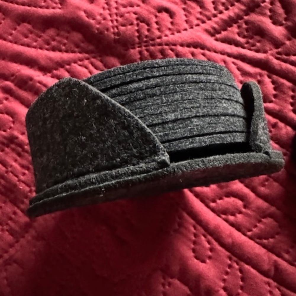 Set of felt cup pads, charcoal gray , new  (10)
